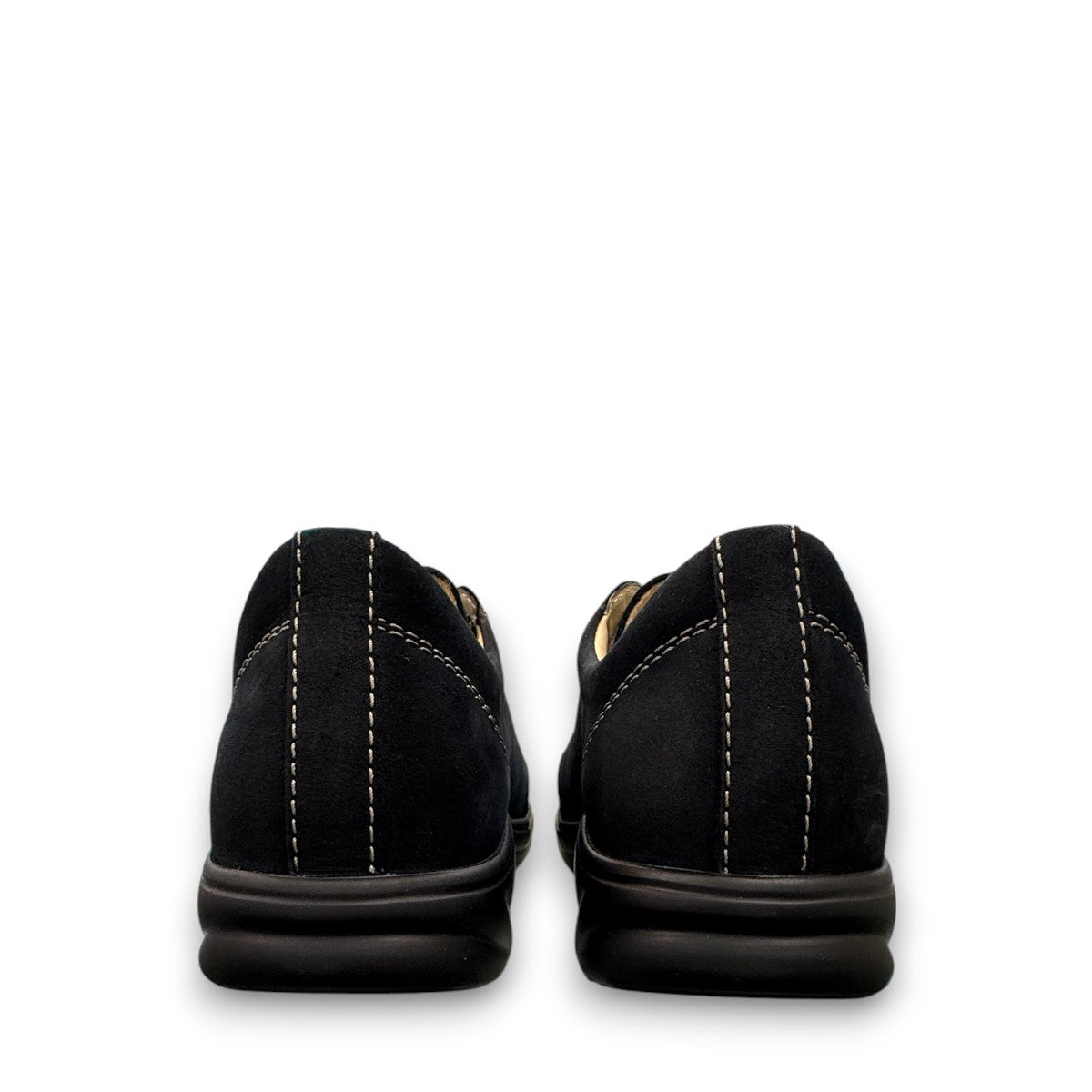Finn Comfort Ikebukuro black suede sneaker with curved Finnamic outsole and contrast stitching.
photo of the back side