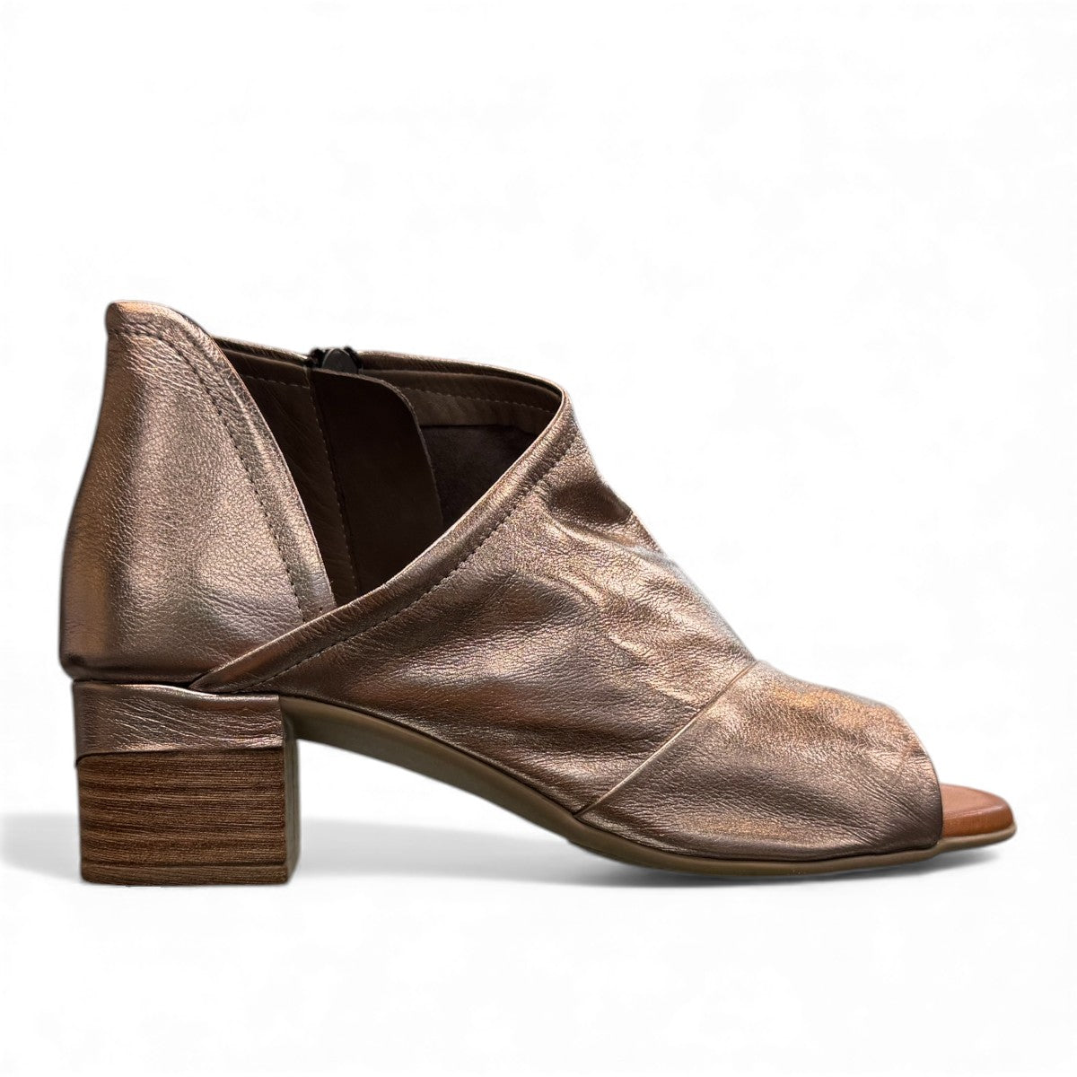 Jo&Coco Blake pewter leather semi-dress sandal with side zipper and deep V-cut design. Photo of right side view.