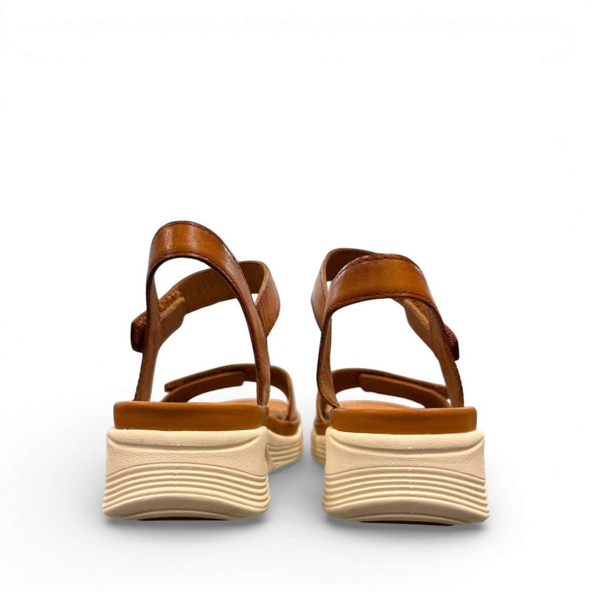 JOSEF SEIBEL Sevran 01 amber leather sandals with a cushioned EVA wedge sole and Velcro strap.
photo of the back.