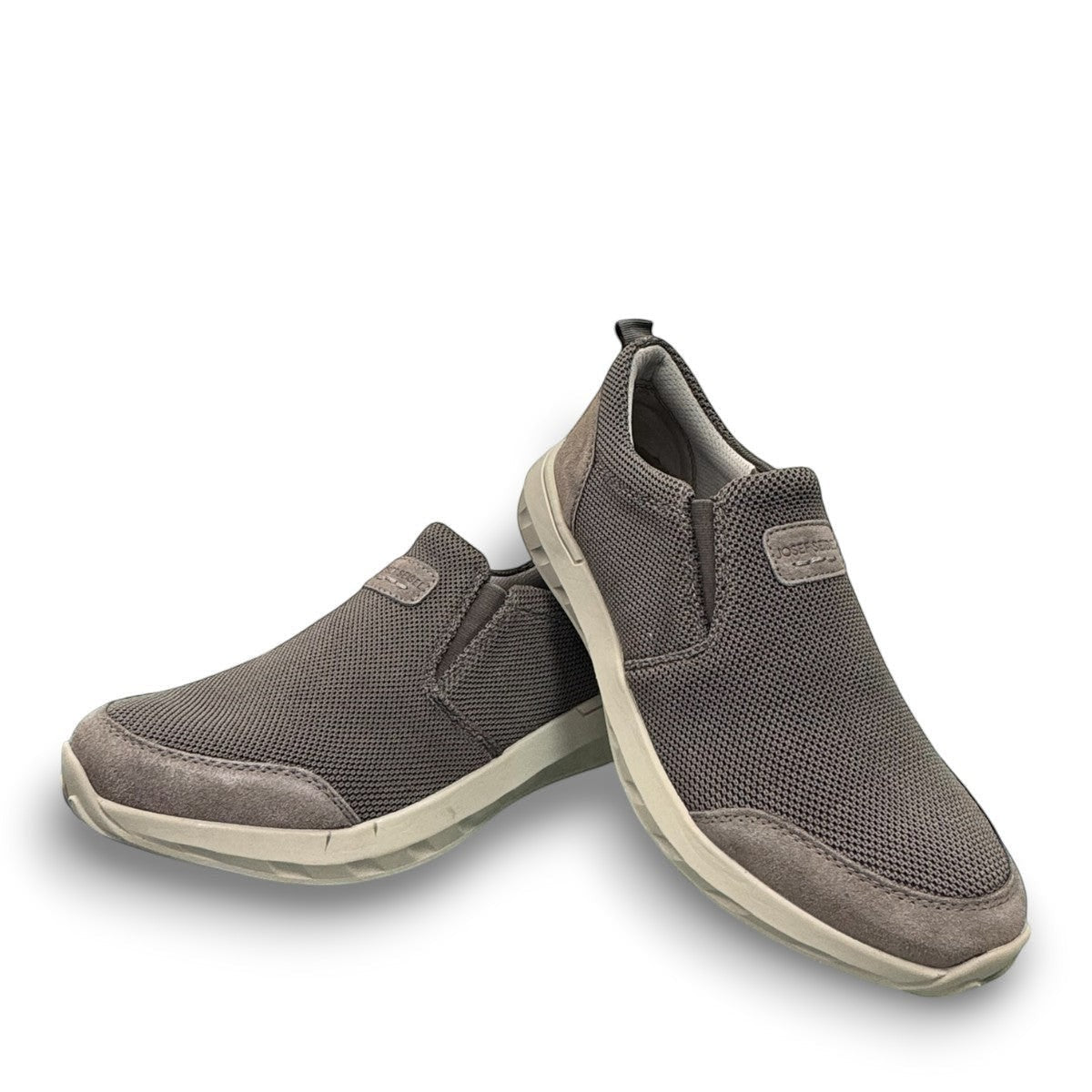 Josef Seibel Cameron 13 slip-on shoe in asphalt grey cowhide leather with a durable EVA sole. Photo of the left side.