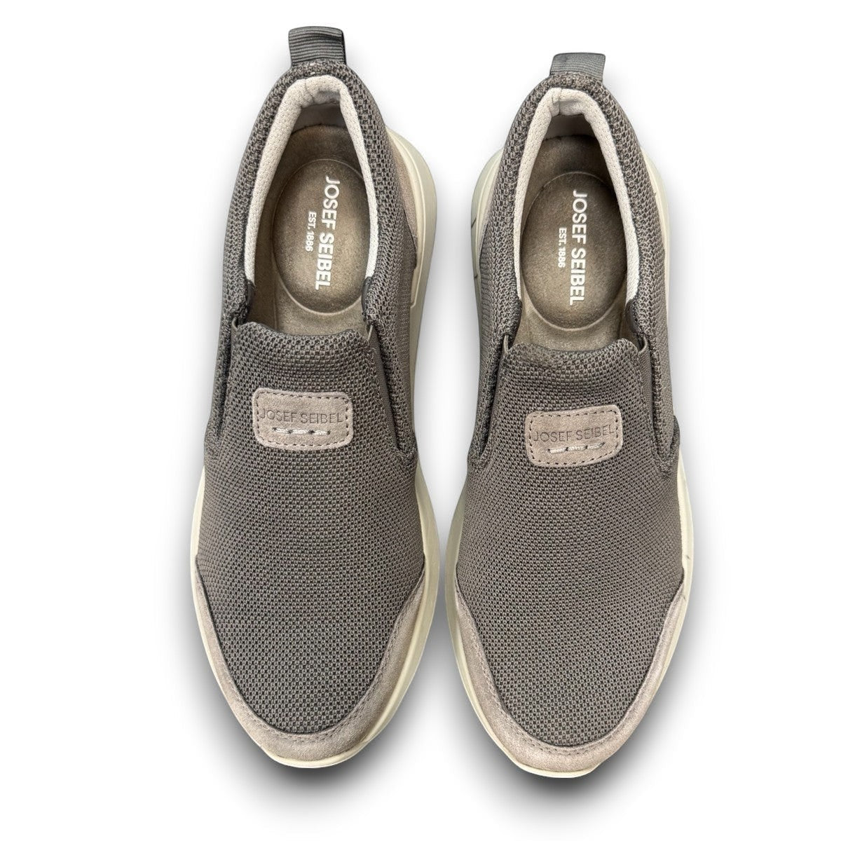 Josef Seibel Cameron 13 slip-on shoe in asphalt grey cowhide leather with a durable EVA sole. Photo of the left side.