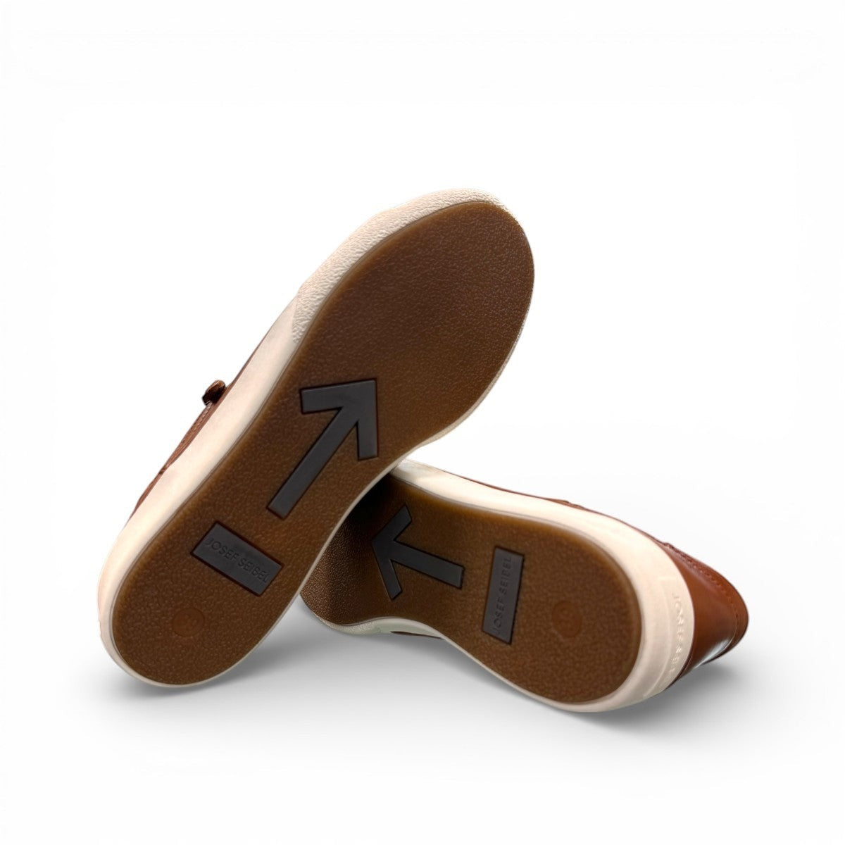 Josef Seibel Claire 03 camel calf leather sneaker with side zipper and white rubber sole