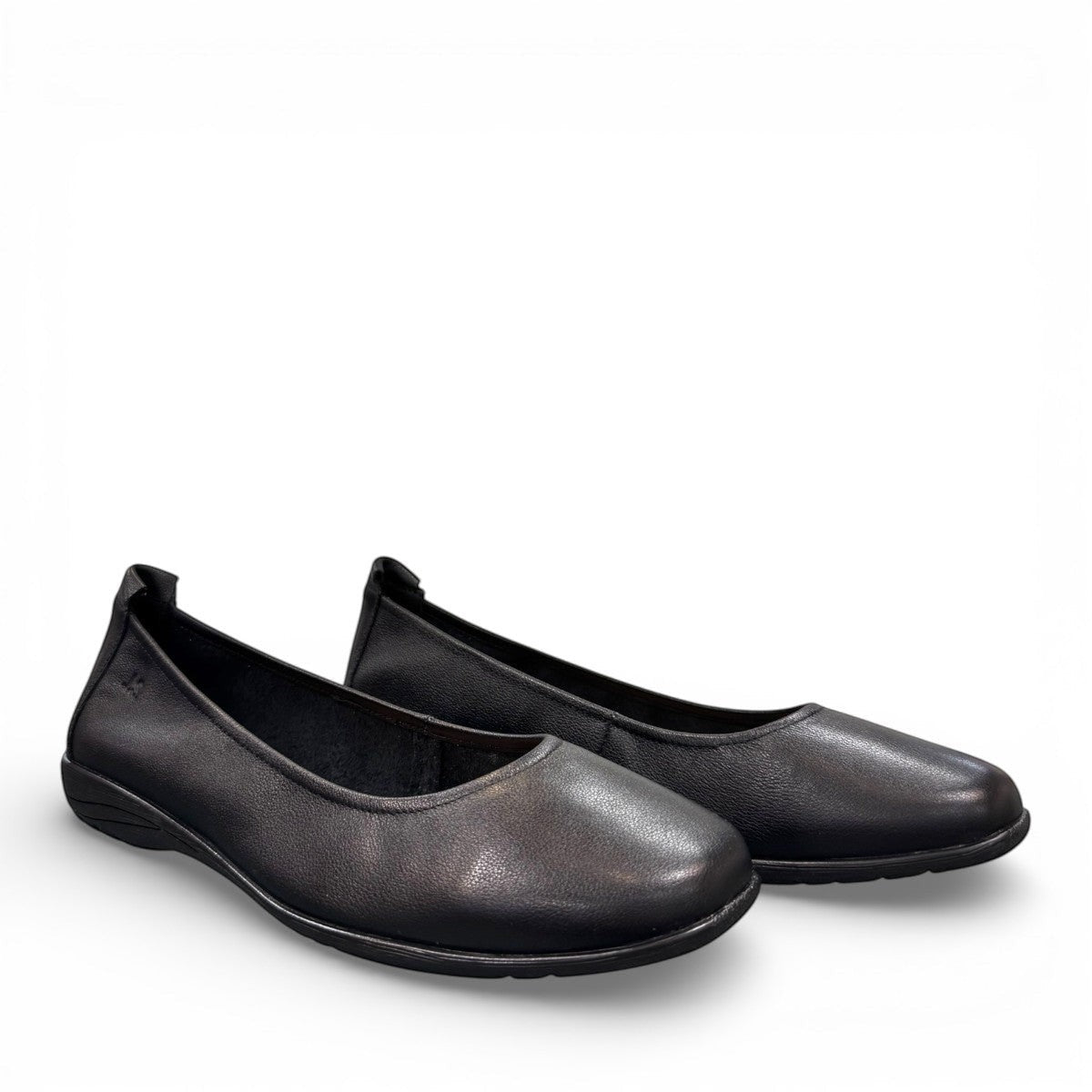 Josef Seibel Fenja 01 black leather flat with burnished toe and rubber outsole. photo of the front.