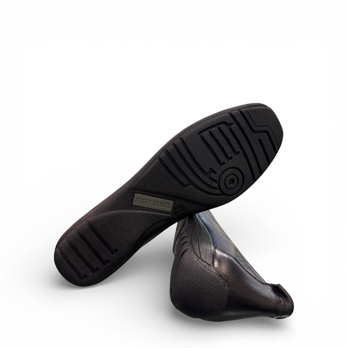 Josef Seibel Fenja 01 black leather flat with burnished toe and rubber outsole.photo of the bottom.