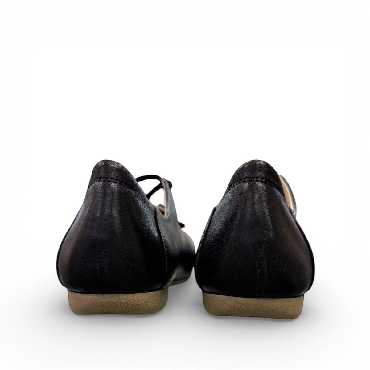 Josef Seibel Fiona 04-glove/schwarz black leather slip-on shoe with elastic lace detail and rubber sole