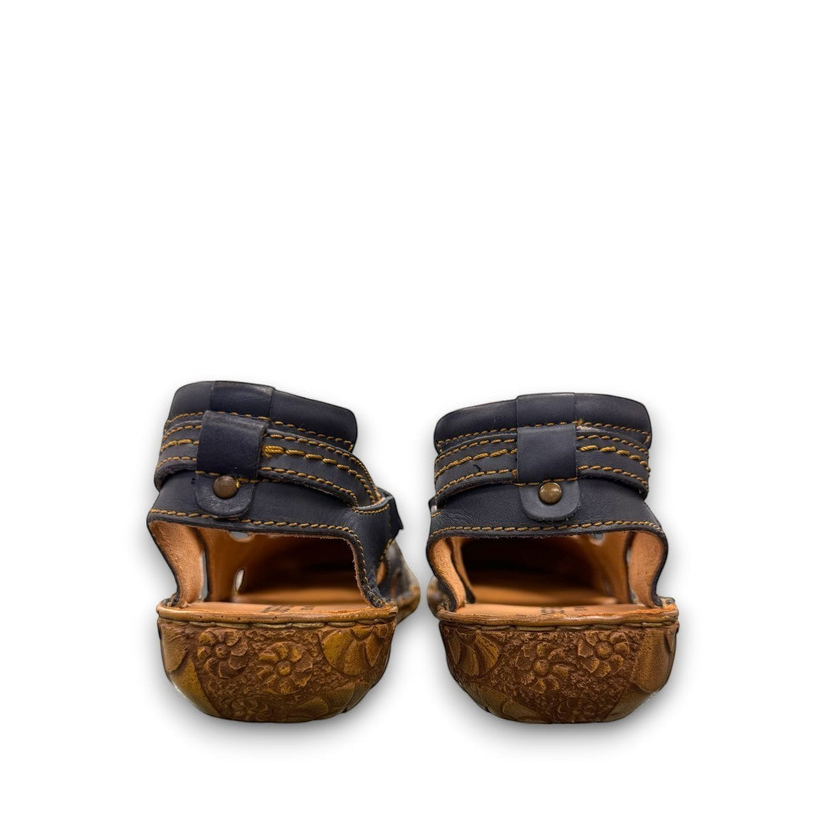 Josef Seibel Rosalie 13-golden/shark    sandal in shark grey leather with unique floral pattern polyurethane outsole