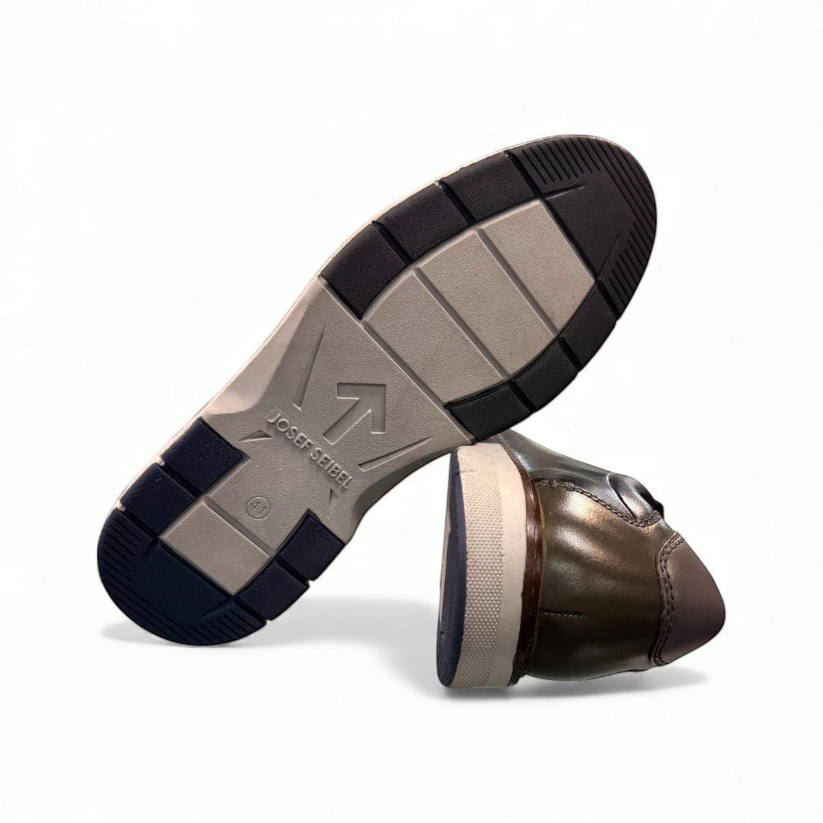 JOSEF SEIBEL STUART 03 black leather lace-up shoe with a contrasting heel cap and light TR-Light sole.