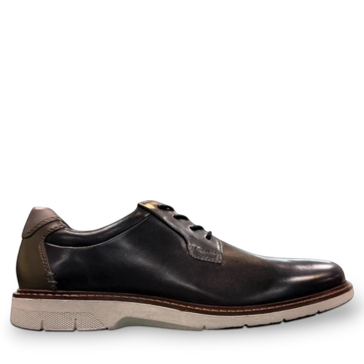 JOSEF SEIBEL STUART 03 black leather lace-up shoe with a contrasting heel cap and light TR-Light sole.