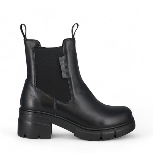 Josef Seibel Teresa 01 black leather Chelsea boot with a chunky rubber platform sole and side pull tabs.
photo of the right side.