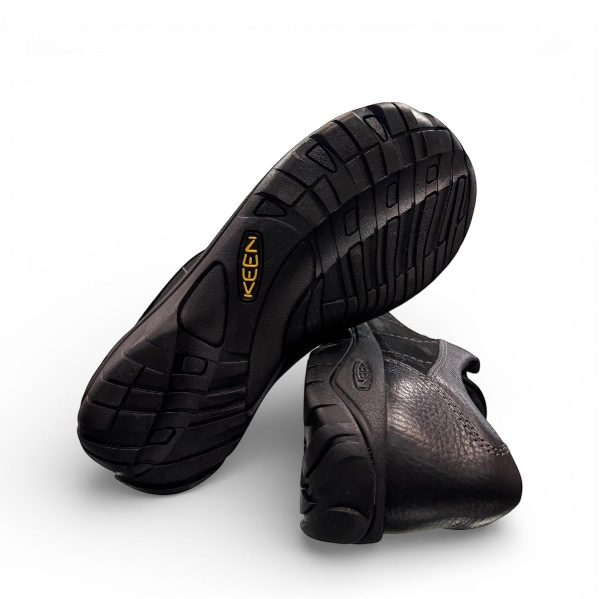 KEEN WOMEN PRESIDIO black magnet leather lace-up shoes with rubber toe bumper and contrast stitching.