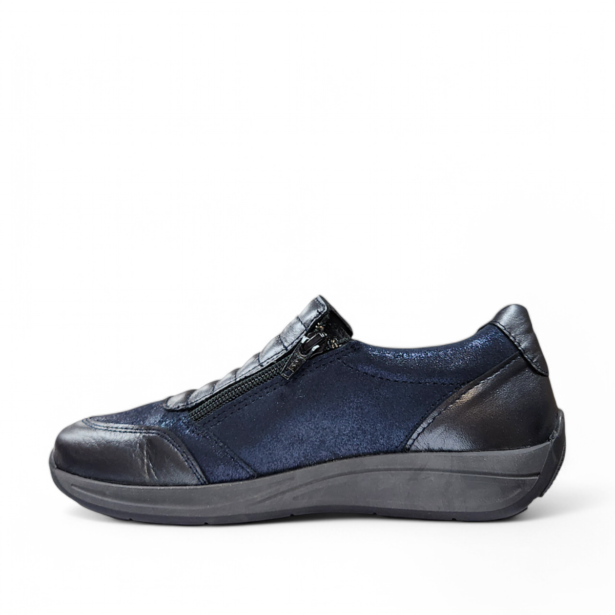Milano Tavi 09 blue metallic leather walking shoe with double zipper and cushioned sole. Photo of left side view.