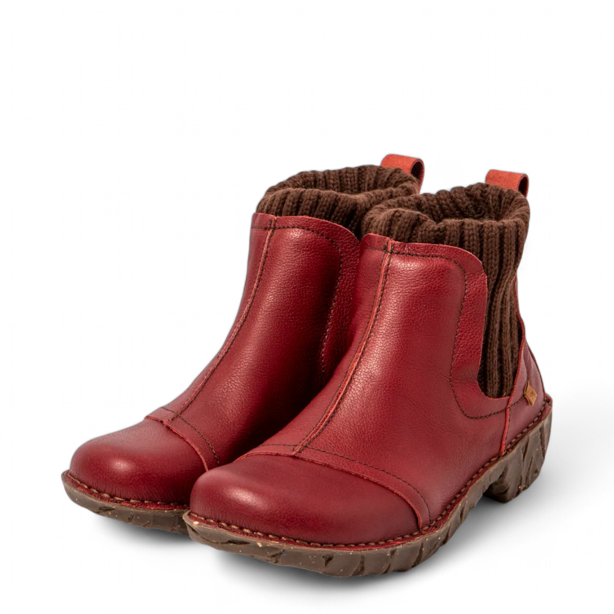 Natural Grain Yggdrasil ankle boots in cereza-brown natural grain calf leather with elastic side panels and block heel. Photo of side views.