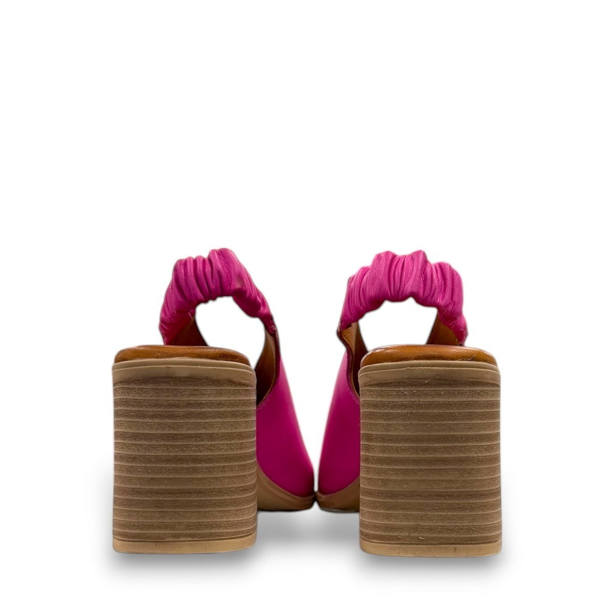 Roamers Qiana fuchsia leather slingback sandals with a 3-inch block heel and elasticated back strap.
photo of the back side
