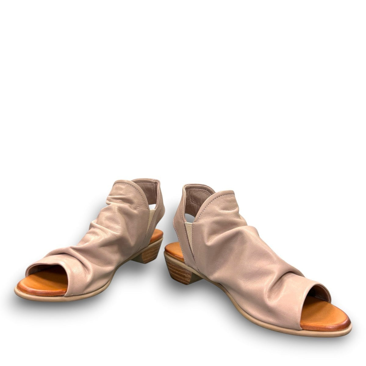 Roamers Maddison silver grey leather peep-toe slingback sandals with a low wooden block heel.
photo of the front side