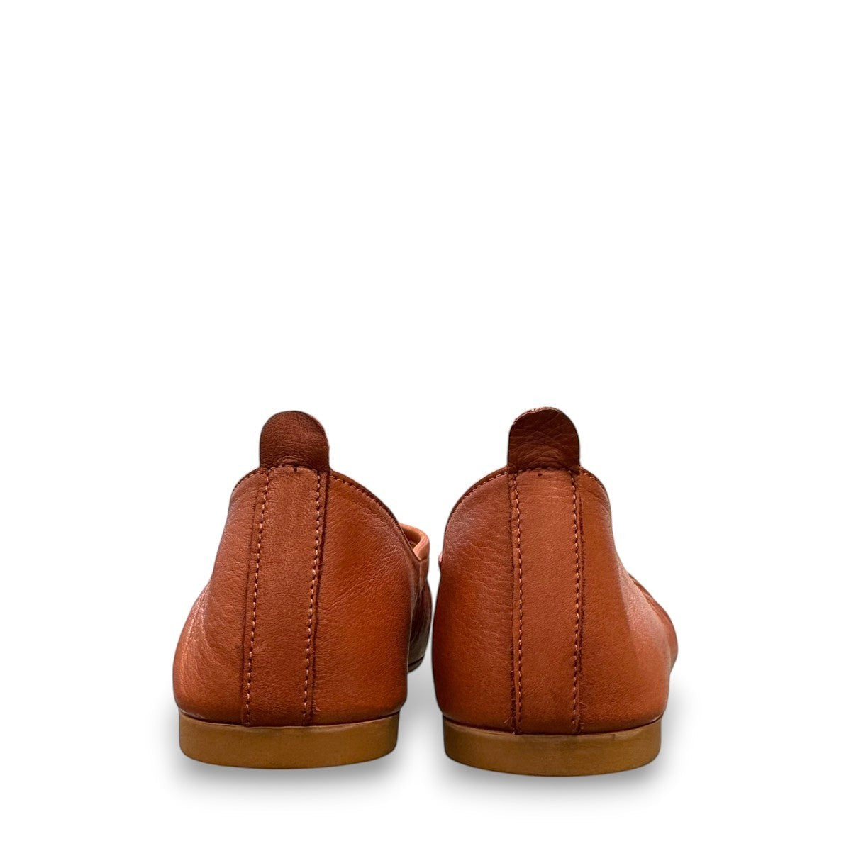 Roamers Malia mahogany brown leather ballet flats with a soft slip-on design and gathered detail.
photo of the back side