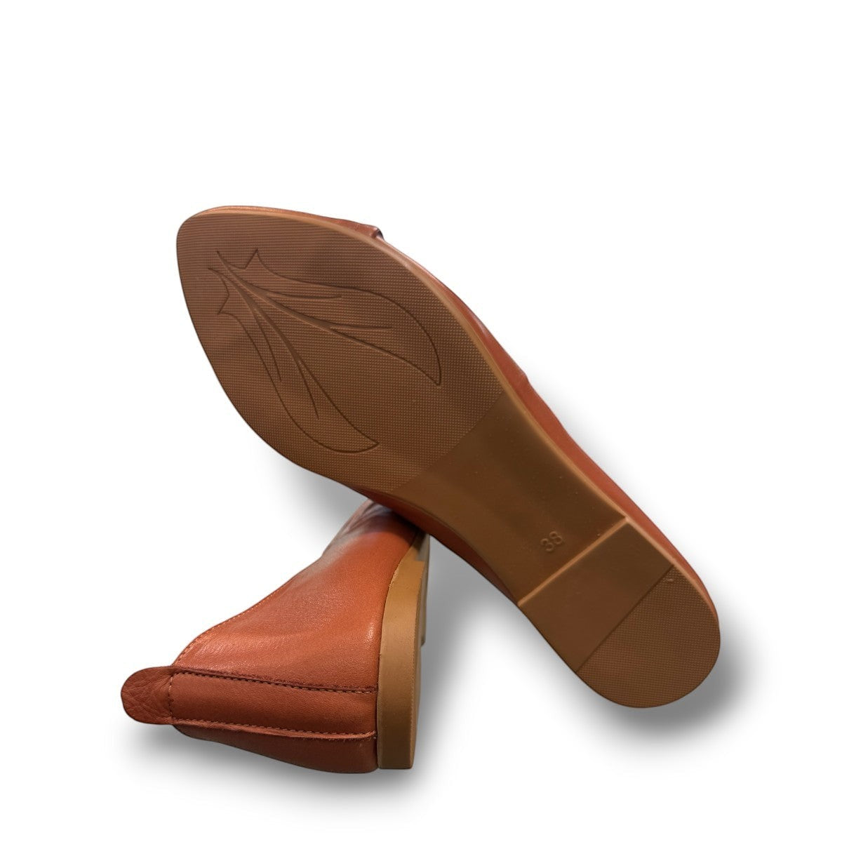 Roamers Malia mahogany brown leather ballet flats with a soft slip-on design and gathered detail.
photo of the bottom side