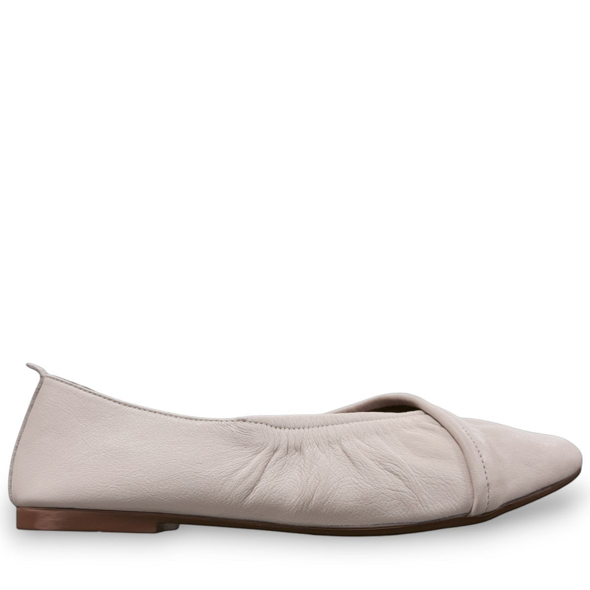 Roamers Malia ballet flats in marshmallow soft leather with a slip-on design and pointed toe.
photo of the right side