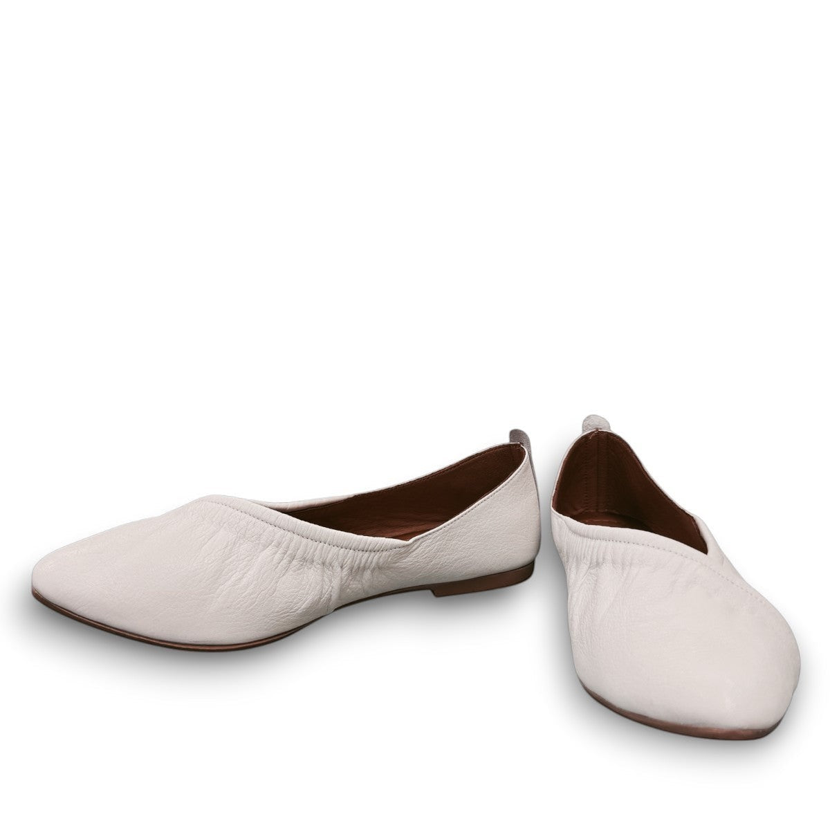 Roamers Malia ballet flats in marshmallow soft leather with a slip-on design and pointed toe.
photo of the front side