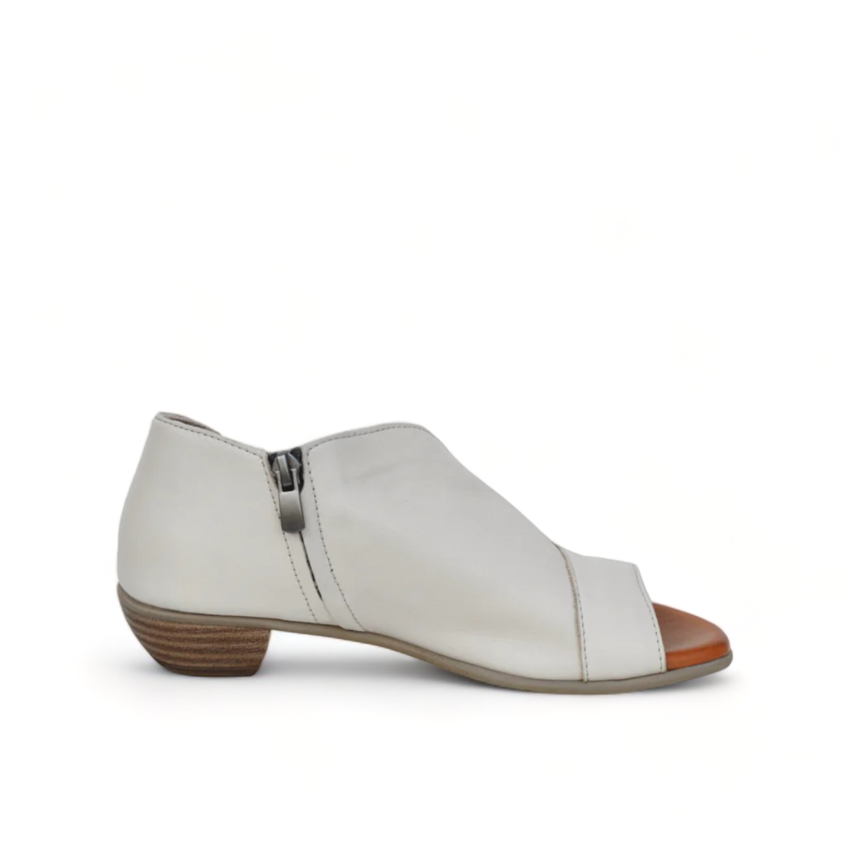 Roamers Mesa white leather peep-toe sandal with side zipper and low block heel.
photo of the right side