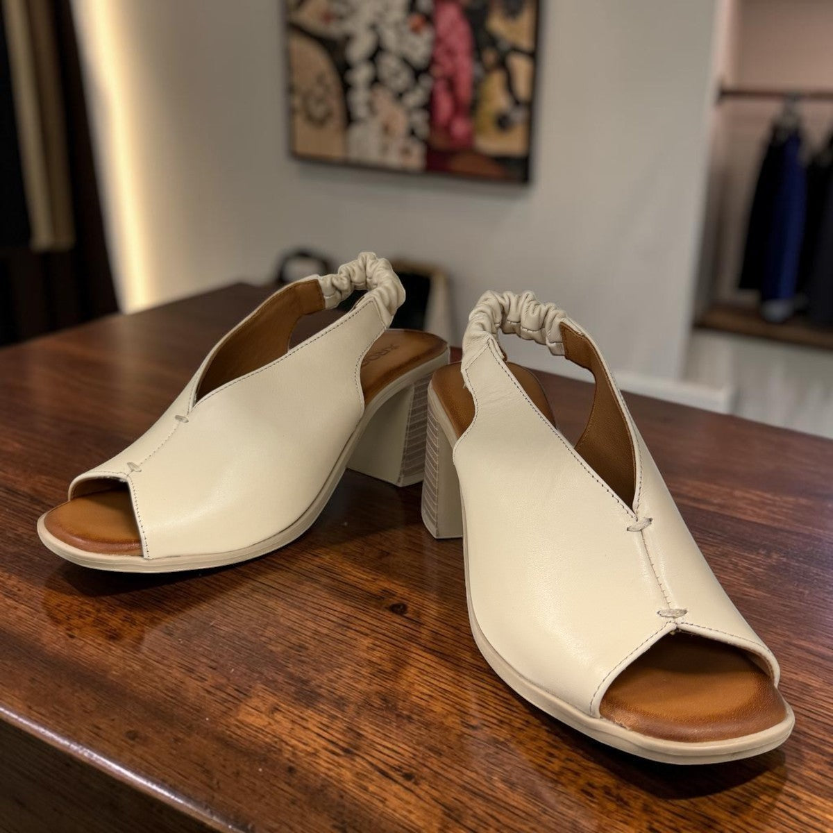 Roamers Qiana bone leather slingback heels with a 3-inch block heel and elasticated back strap
photo of the front side