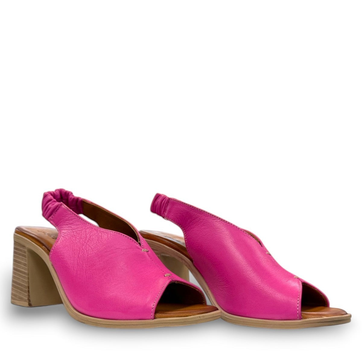 Roamers Qiana fuchsia leather slingback sandals with a 3-inch block heel and elasticated back strap.
photo of the front side