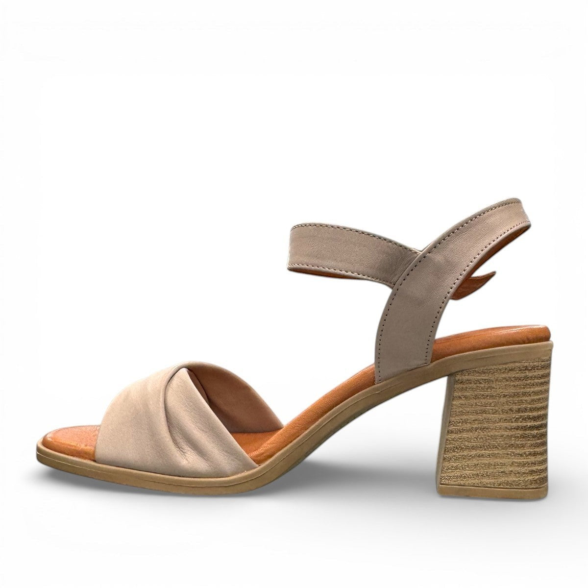 Roamers Quilla silver gray leather heeled sandals with an adjustable instep strap and block heel.
photo of the left side