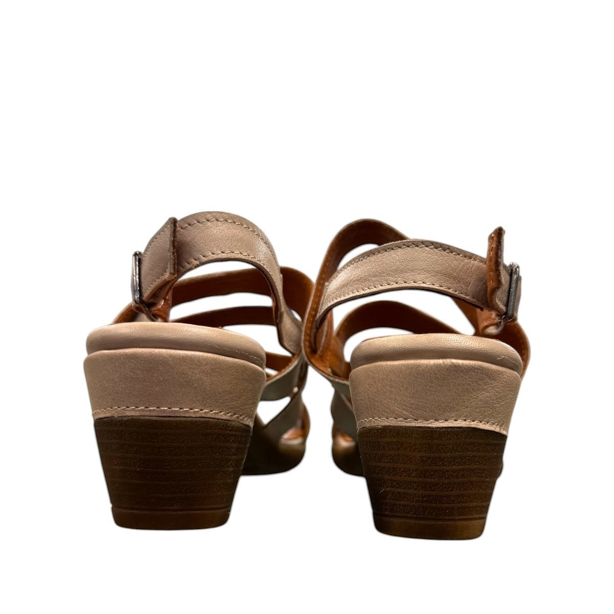 roamers Remi silver grey leather heeled sandals with an adjustable back strap and comfortable block heel.
photo of the back side