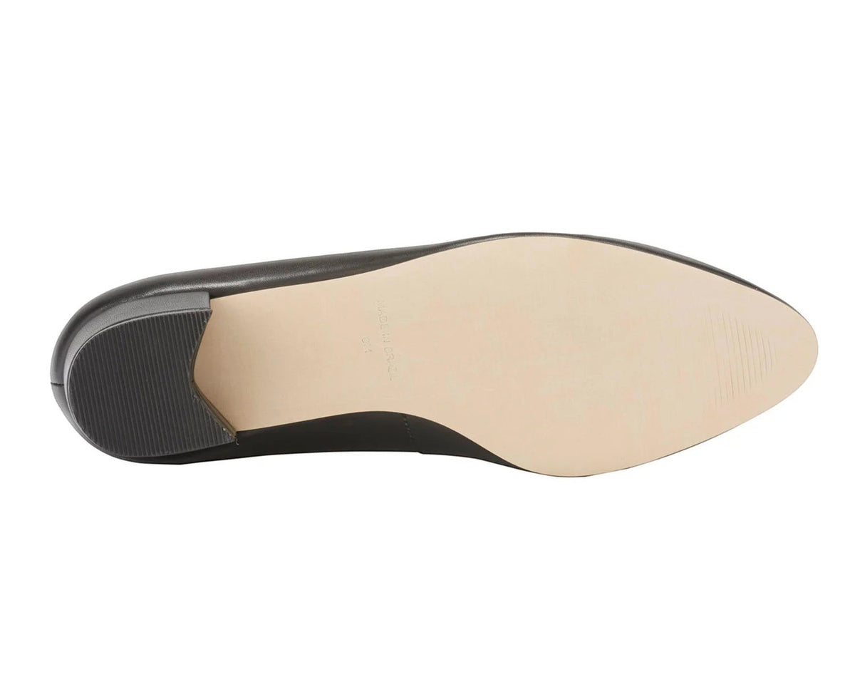 Ros Hommerson Heidi II black leather pump with an almond toe and comfortable crescent heel.
photo of the bottom side