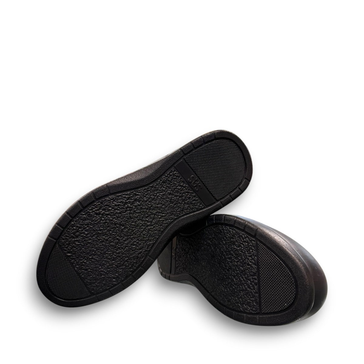 SAS Me Too black leather athletic walking shoe with adjustable EZ Straps and shock-absorbing sole.
photo of the bottom side