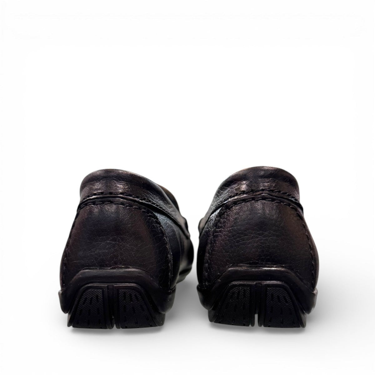 SATEL ARDESHIR 2 - BLACK Description:
1. Genuine Leather Upper boots for a Polished finish
2. Leather Lining for Breathability and Comfort
3. Durable Rubber Outsole with Excellent Traction
4. Ideal for Formal Occasions or Smart Casual Wear