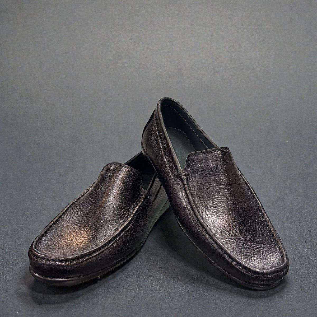 SATEL ARDESHIR 2 - BLACK Description:
1. Genuine Leather Upper boots for a Polished finish
2. Leather Lining for Breathability and Comfort
3. Durable Rubber Outsole with Excellent Traction
4. Ideal for Formal Occasions or Smart Casual Wear