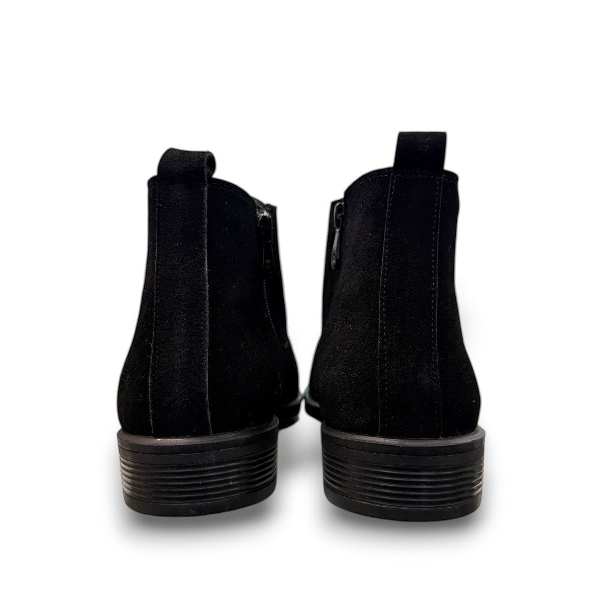Description:
1. Genuine Leather Upper for a Polished finish
2. Leather Lining for Breathability and Comfort
3. Durable Rubber Outsole with Excellent Traction
4. Lace-up Closure for a Secure, Adjustable Fit
5. Ideal for Formal Occasions or Smart Casual Wear
6. Detailed with Subtle Handmade Stitching for a Refined, distinctive look.