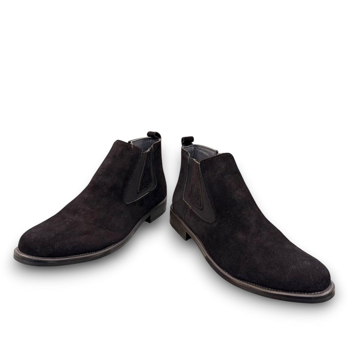 Description:
1. Genuine Leather Upper for a Polished finish
2. Leather Lining for Breathability and Comfort
3. Durable Rubber Outsole with Excellent Traction
4. Lace-up Closure for a Secure, Adjustable Fit
5. Ideal for Formal Occasions or Smart Casual Wear
6. Detailed with Subtle Handmade Stitching for a Refined, distinctive look.