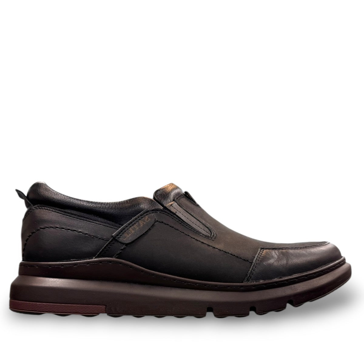 1. Genuine Leather and Nubuck upper for versatile style
2. Leather Lining for Breathability and Comfort
3. Durable Rubber Outsole with Excellent Traction
4. Ideal for Formal Occasions or Smart Casual Wear