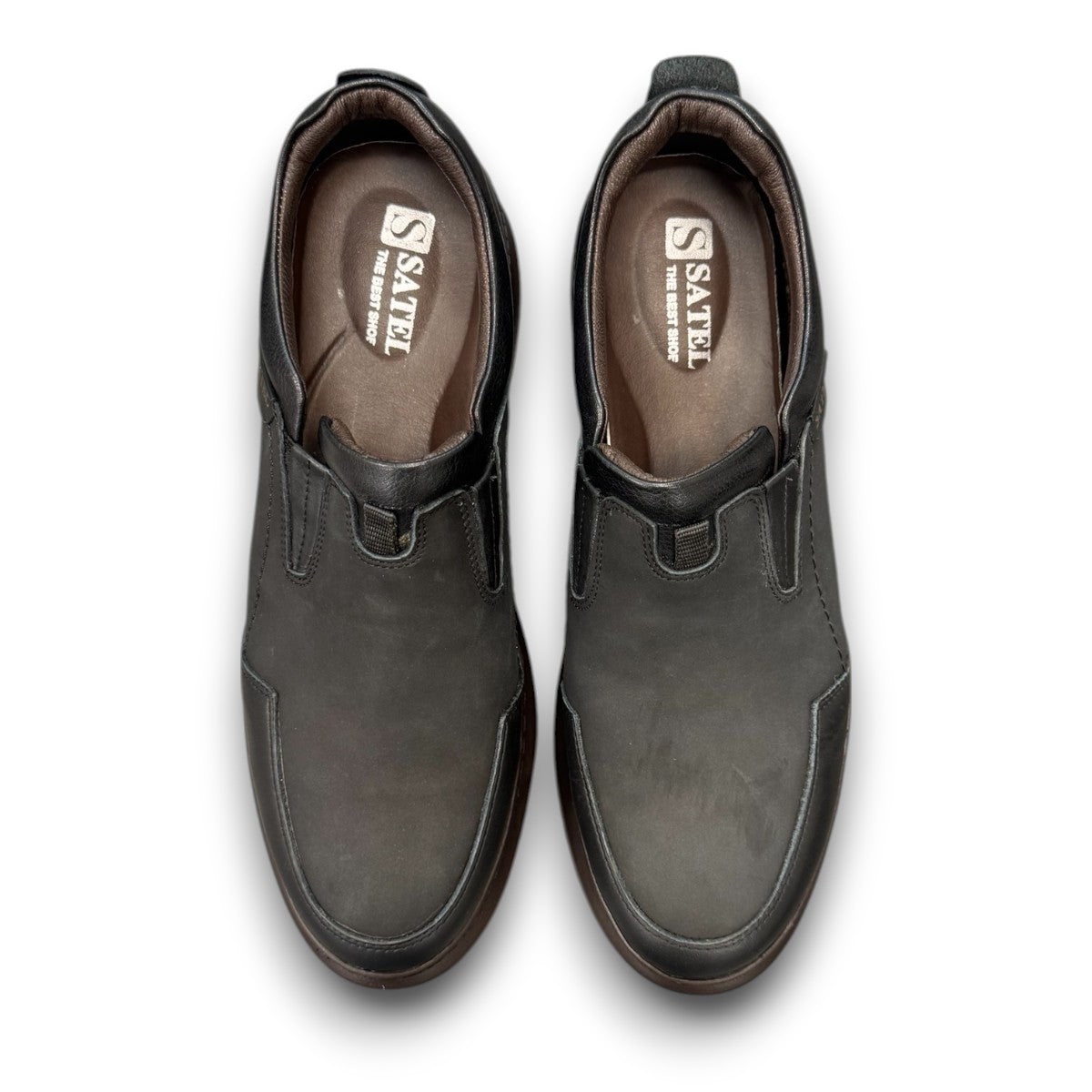 1. Genuine Leather and Nubuck upper for versatile style
2. Leather Lining for Breathability and Comfort
3. Durable Rubber Outsole with Excellent Traction
4. Ideal for Formal Occasions or Smart Casual Wear