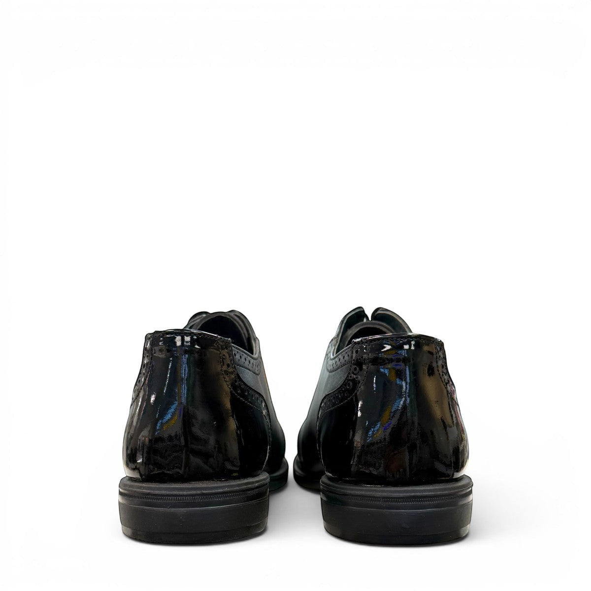 Premium Genuine Leather: Crafted with a genuine leather upper and breathable leather lining for a polished look and lasting comfort.
Comfort & Durability: Features a durable rubber outsole with excellent traction and a lace-up closure for a secure, adjustable fit.
Versatile Style: Finished with subtle handmade stitching for a refined, distinctive look, making it ideal for formal occasions or smart casual wear.
