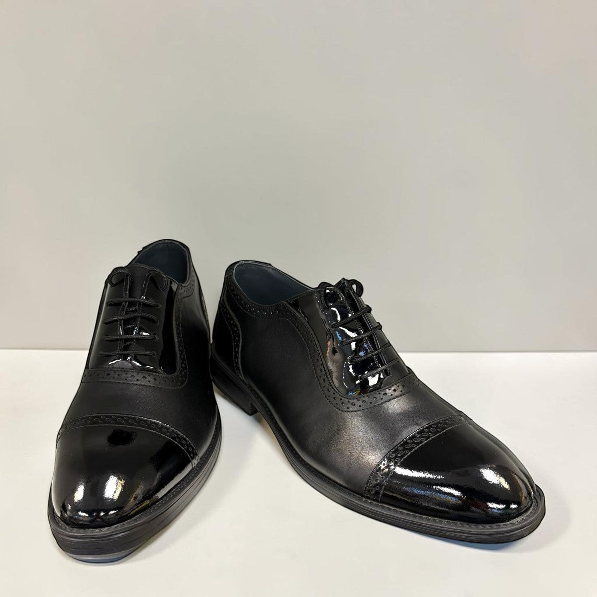 Premium Genuine Leather: Crafted with a genuine leather upper and breathable leather lining for a polished look and lasting comfort.
Comfort & Durability: Features a durable rubber outsole with excellent traction and a lace-up closure for a secure, adjustable fit.
Versatile Style: Finished with subtle handmade stitching for a refined, distinctive look, making it ideal for formal occasions or smart casual wear.