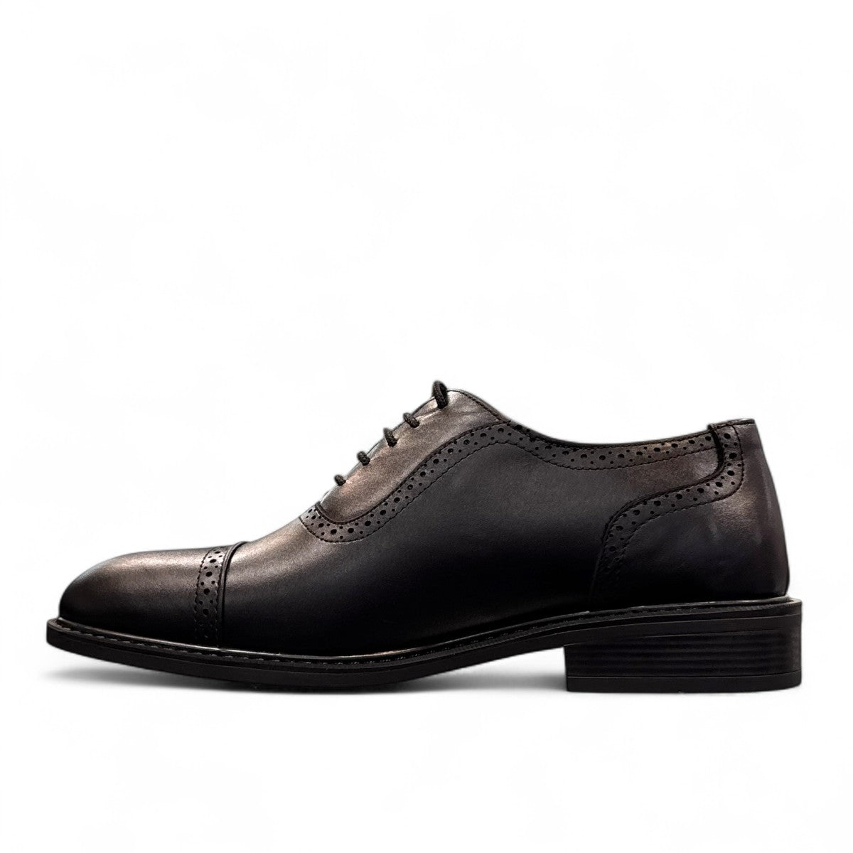 Description:
1. Genuine Leather Upper for a Polished finish
2. Leather Lining for Breathability and Comfort
3. Durable Rubber Outsole with Excellent Traction
4. Lace-up Closure for a Secure, Adjustable Fit
5. Ideal for Formal Occasions or Smart Casual Wear
6. Detailed with Subtle Handmade Stitching for a Refined, distinctive look.