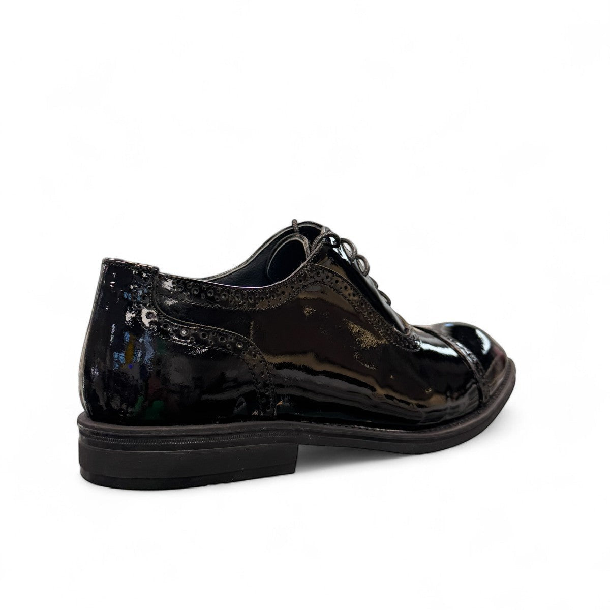 Description:
1. High-shine Patent Leather for a Polished Finish
2. A Sharp, Refined Look for any Dress Occasion
3. Lace-up Closure ensures a tailored , secure fit