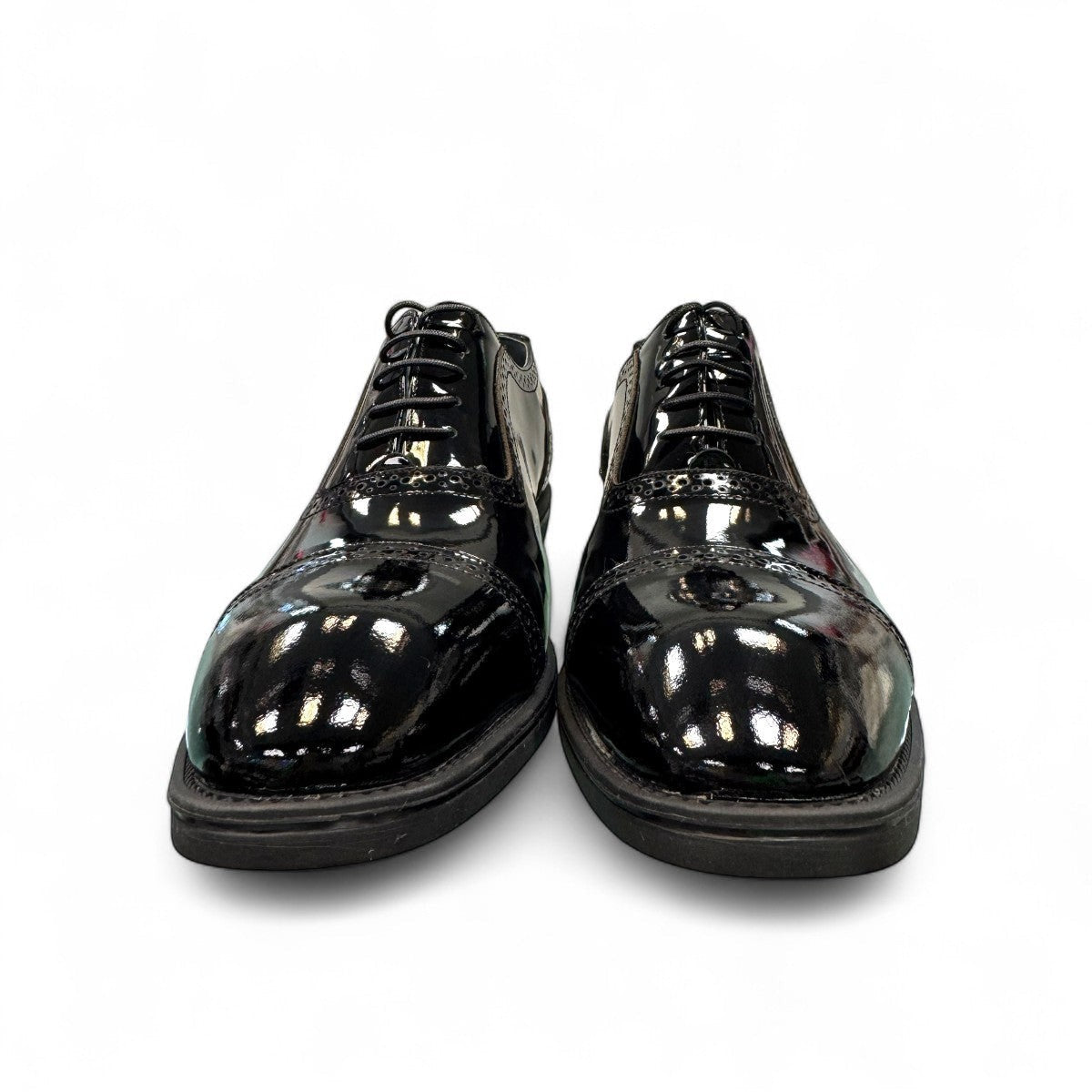 Description:
1. High-shine Patent Leather for a Polished Finish
2. A Sharp, Refined Look for any Dress Occasion
3. Lace-up Closure ensures a tailored , secure fit