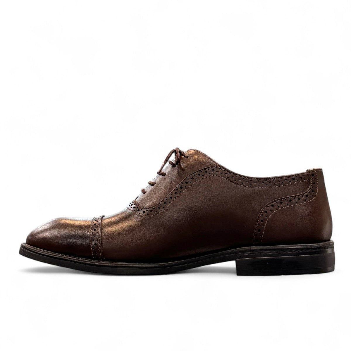 Description:
1. Genuine Leather Upper for a Polished finish
2. Leather Lining for Breathability and Comfort
3. Durable Rubber Outsole with Excellent Traction
4. Lace-up Closure for a Secure, Adjustable Fit
5. Ideal for Formal Occasions or Smart Casual Wear
6. Detailed with Subtle Handmade Stitching for a Refined, distinctive look.