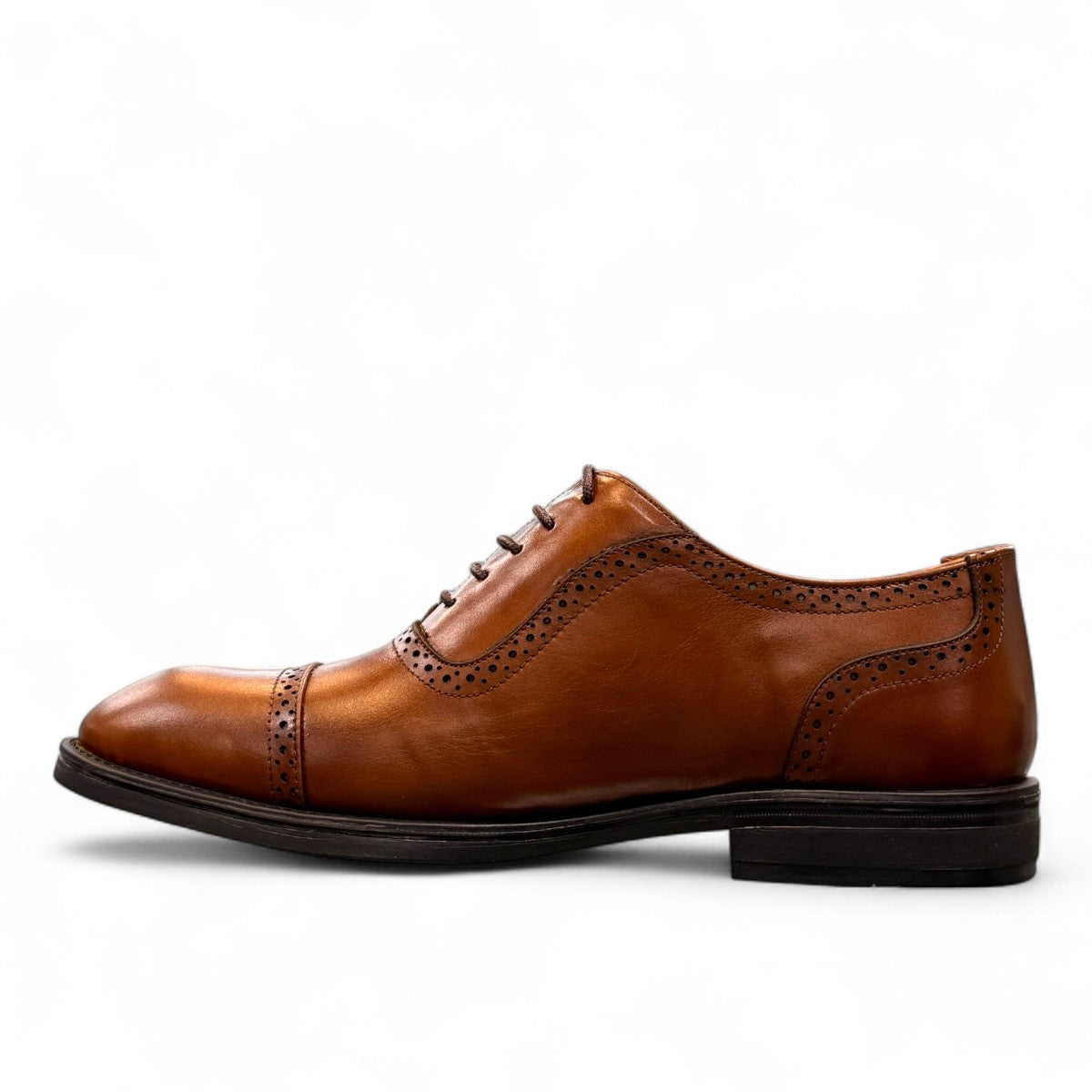 Description:
1. Genuine Leather Upper for a Polished finish
2. Leather Lining for Breathability and Comfort
3. Durable Rubber Outsole with Excellent Traction
4. Lace-up Closure for a Secure, Adjustable Fit
5. Ideal for Formal Occasions or Smart Casual Wear
6. Detailed with Subtle Handmade Stitching for a Refined, distinctive look.