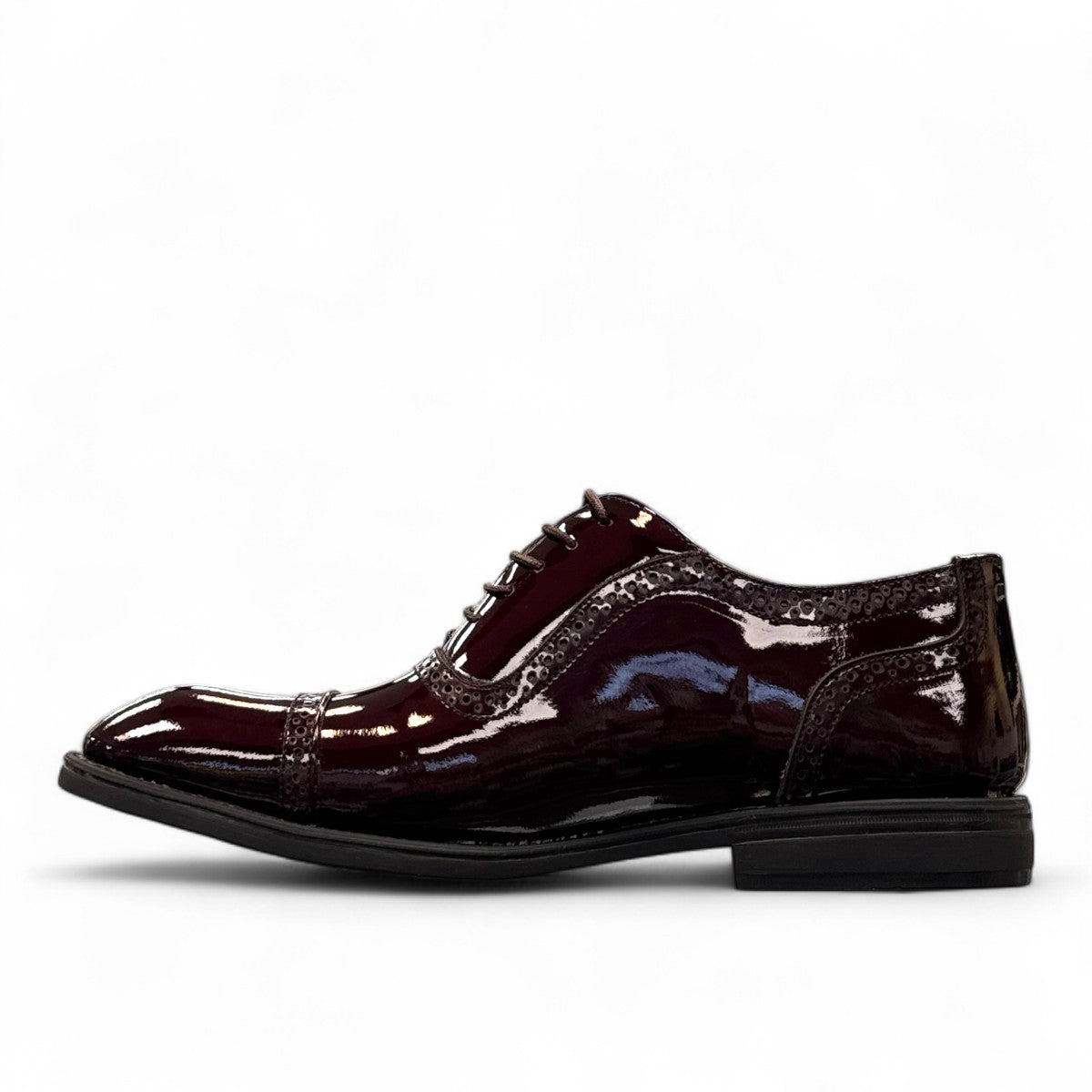 Description:
1. Genuine Leather Upper for a Polished finish
2. Leather Lining for Breathability and Comfort
3. Durable Rubber Outsole with Excellent Traction
4. Lace-up Closure for a Secure, Adjustable Fit
5. Ideal for Formal Occasions or Smart Casual Wear
6. Detailed with Subtle Handmade Stitching for a Refined, distinctive look.