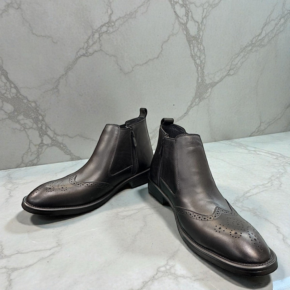 SATEL MASHHAD 2- BLACK Description:
1. Genuine Leather Upper boots for a Polished finish
2. Leather Lining for Breathability and Comfort
3. Durable Rubber Outsole with Excellent Traction
4. Ideal for Formal Occasions or Smart Casual Wear
5. Detailed with Subtle Handmade Stitching for a Refined, distinctive look.