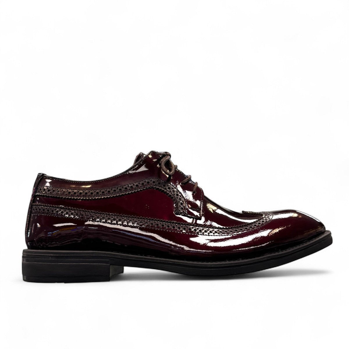 Description:
1. Genuine Leather Upper for a Polished finish
2. Leather Lining for Breathability and Comfort
3. Durable Rubber Outsole with Excellent Traction
4. Lace-up Closure for a Secure, Adjustable Fit
5. Ideal for Formal Occasions or Smart Casual Wear
6. Detailed with Subtle Handmade Stitching for a Refined, distinctive look.