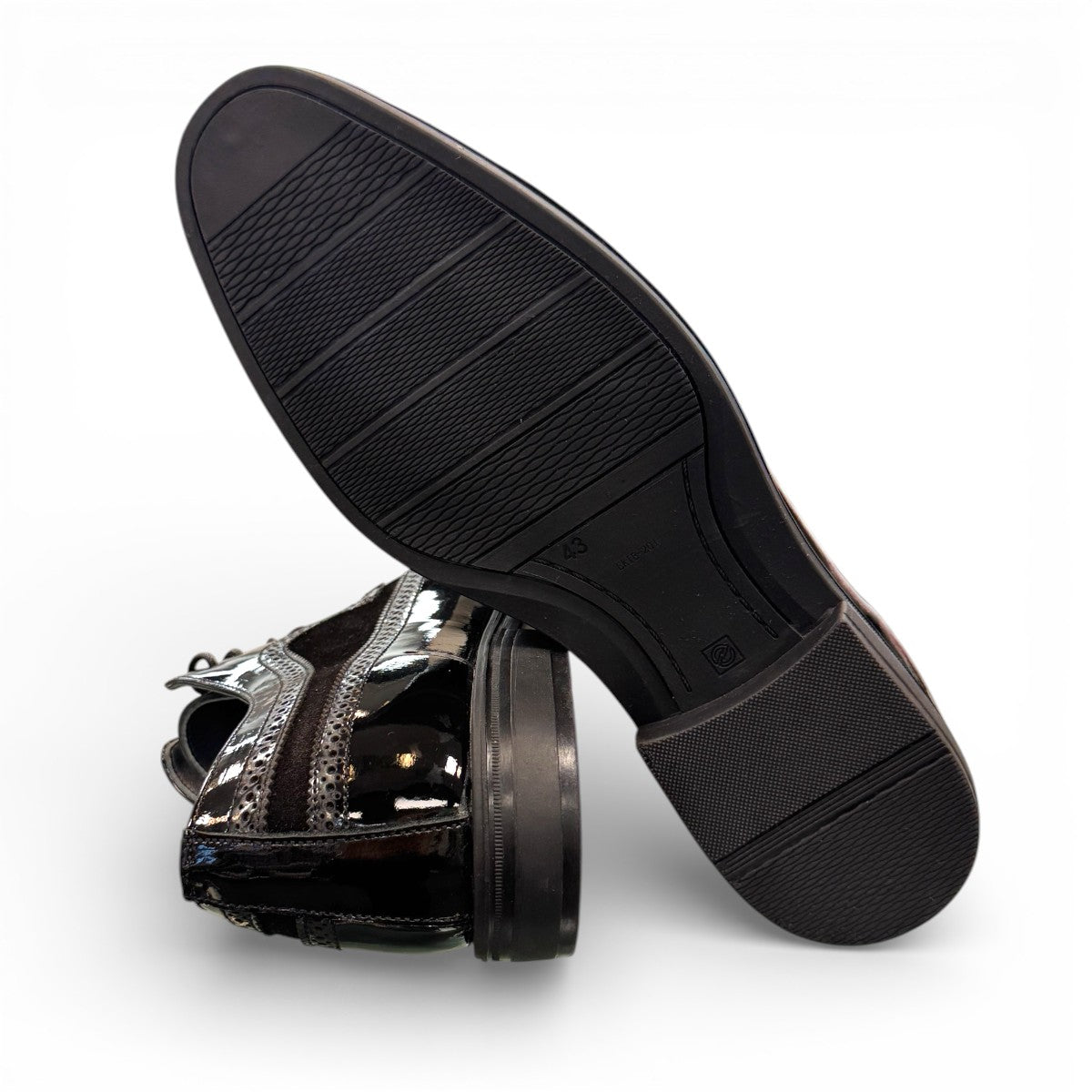 Description:
1. Genuine Leather and suede Upper for a Polished finish
2. Leather Lining for Breathability and Comfort
3. Durable Rubber Outsole with Excellent Traction
4. Lace-up Closure for a Secure, Adjustable Fit
5. Ideal for Formal Occasions or Smart Casual Wear
6. Detailed with Subtle Handmade Stitching for a Refined, distinctive look.