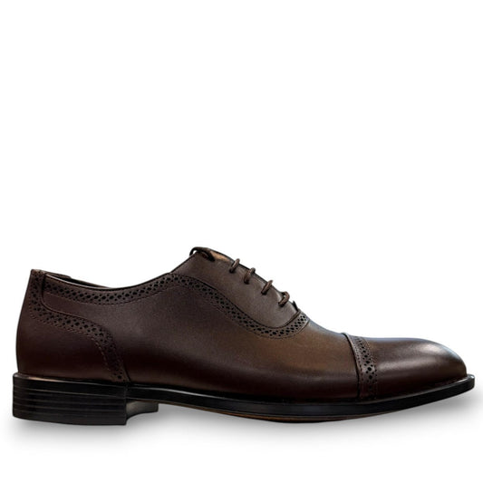 Description:
1. Genuine Leather Upper for a Polished finish
2. Leather Lining for Breathability and Comfort
3. Durable Rubber Outsole with Excellent Traction
4. Lace-up Closure for a Secure, Adjustable Fit
5. Ideal for Formal Occasions or Smart Casual Wear
6. Detailed with Subtle Handmade Stitching for a Refined, distinctive look.
