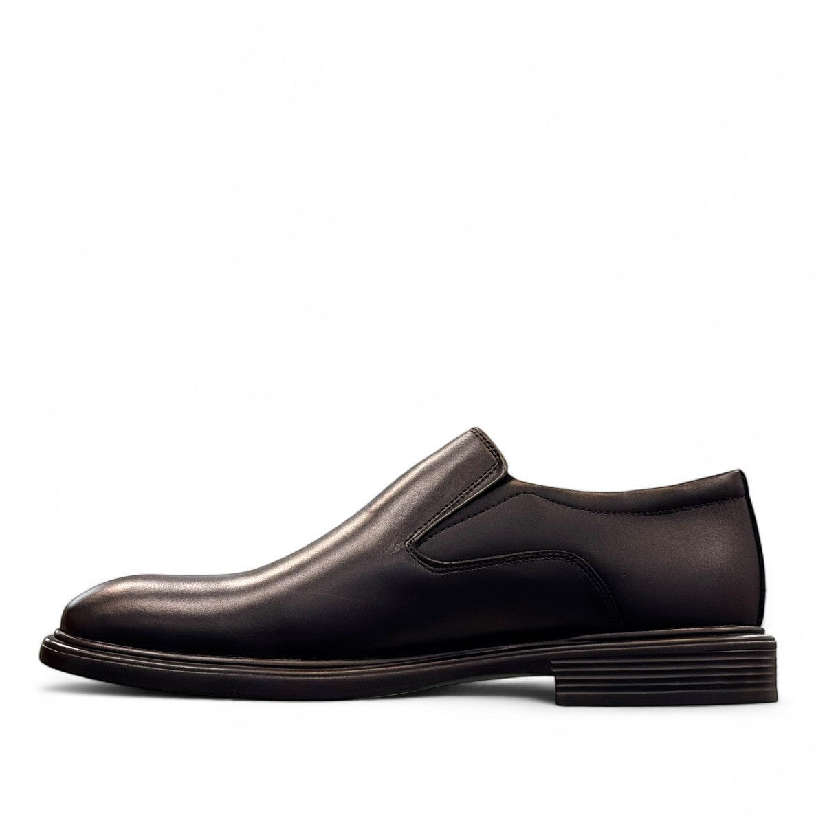 Description:
1. Genuine Leather Upper for a Polished finish
2. Leather Lining for Breathability and Comfort
3. Durable Rubber Outsole with Excellent Traction
4.  Ideal for Formal Occasions or Smart Casual Wear