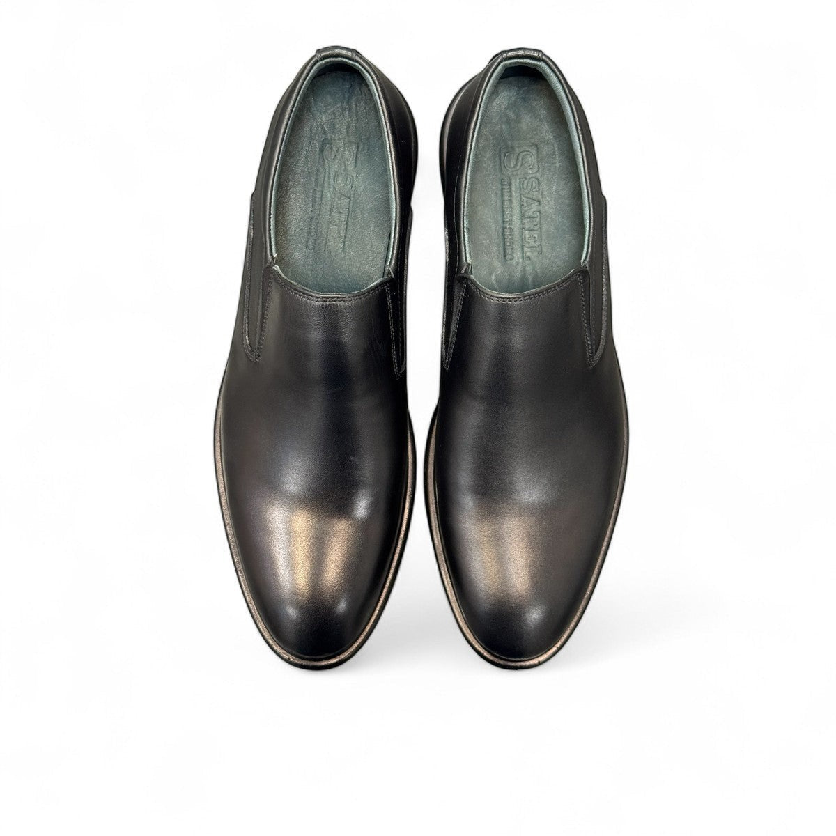 Description:
1. Genuine Leather Upper for a Polished finish
2. Leather Lining for Breathability and Comfort
3. Durable Rubber Outsole with Excellent Traction
4.  Ideal for Formal Occasions or Smart Casual Wear
