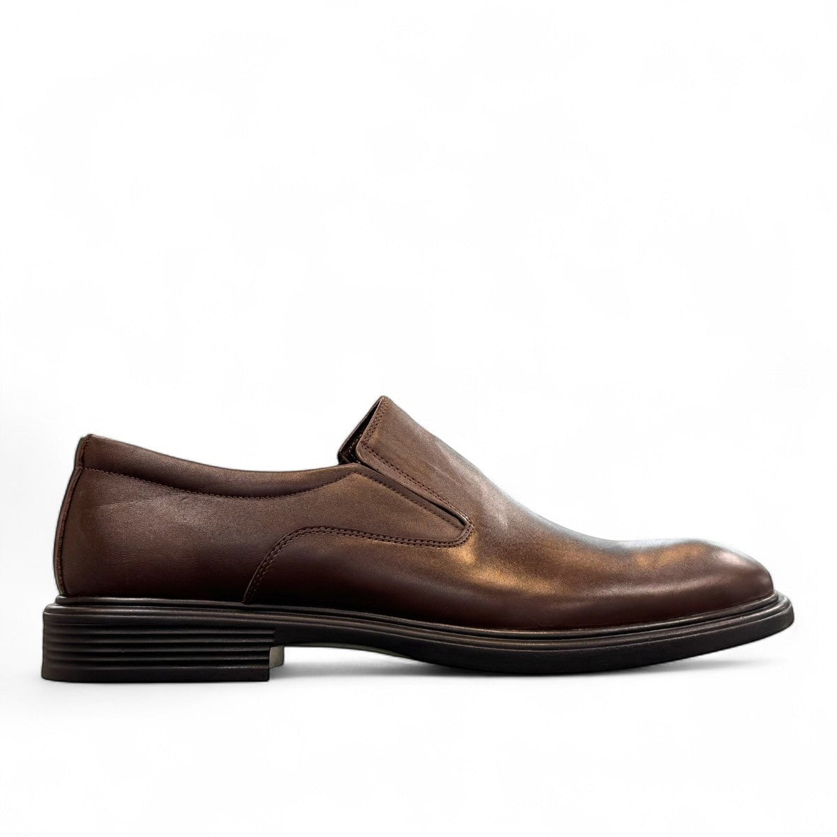 Description:
1. Genuine Leather Upper for a Polished finish
2. Leather Lining for Breathability and Comfort
3. Durable Rubber Outsole with Excellent Traction
4. Ideal for Formal Occasions or Smart Casual Wear